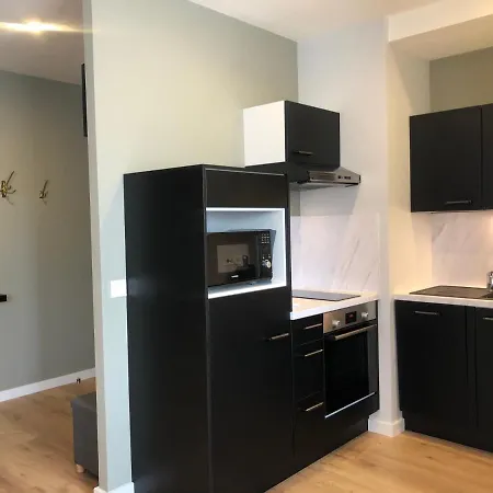 Apartment La *